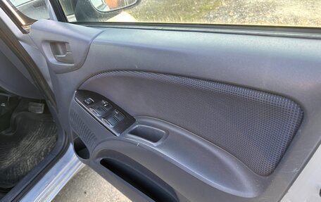 Mitsubishi Colt VI рестайлинг, 2003 год, 350 000 рублей, 9 фотография