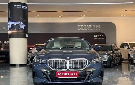 BMW 5 серия, 2024 год, 7 450 000 рублей, 2 фотография