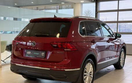 Volkswagen Tiguan II, 2021 год, 3 297 000 рублей, 6 фотография