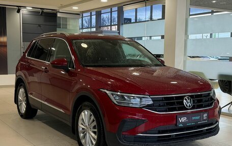 Volkswagen Tiguan II, 2021 год, 3 297 000 рублей, 3 фотография