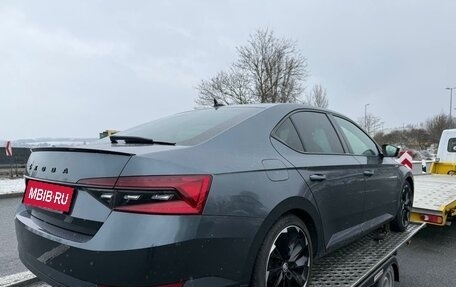 Skoda Superb III рестайлинг, 2021 год, 2 750 000 рублей, 1 фотография