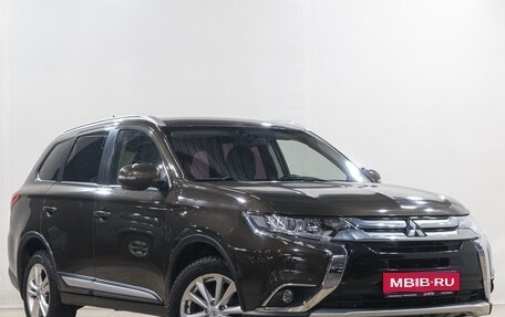 Mitsubishi Outlander III рестайлинг 3, 2015 год, 1 599 000 рублей, 1 фотография