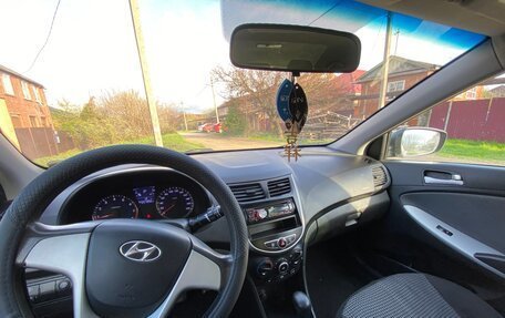 Hyundai Solaris II рестайлинг, 2013 год, 890 000 рублей, 5 фотография