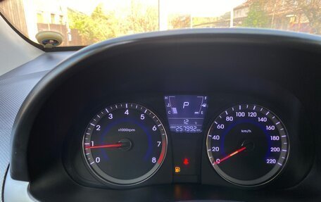 Hyundai Solaris II рестайлинг, 2013 год, 890 000 рублей, 7 фотография