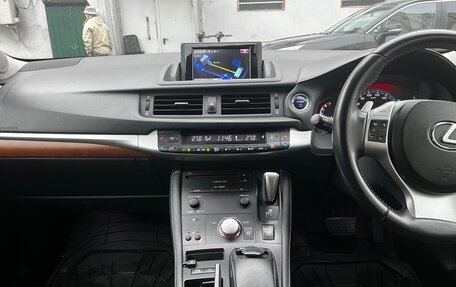 Lexus CT I рестайлинг, 2012 год, 1 300 000 рублей, 24 фотография