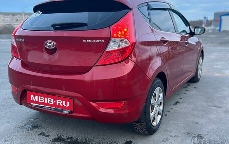 Hyundai Solaris II рестайлинг, 2013 год, 700 000 рублей, 5 фотография