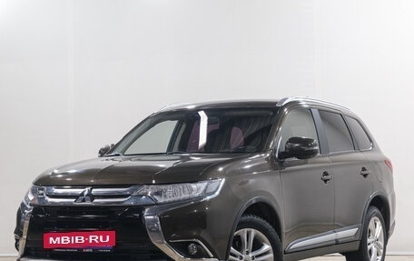 Mitsubishi Outlander III рестайлинг 3, 2015 год, 1 599 000 рублей, 4 фотография