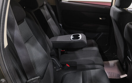 Mitsubishi Outlander III рестайлинг 3, 2015 год, 1 599 000 рублей, 26 фотография