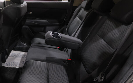 Mitsubishi Outlander III рестайлинг 3, 2015 год, 1 599 000 рублей, 27 фотография