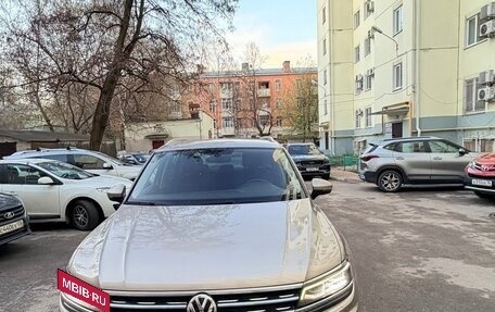 Volkswagen Tiguan II, 2017 год, 2 800 000 рублей, 4 фотография