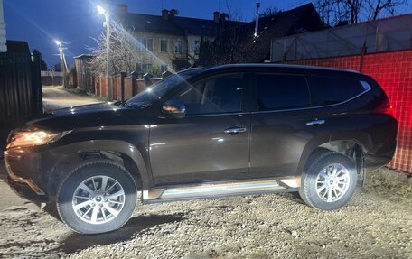 Mitsubishi Pajero Sport III рестайлинг, 2018 год, 3 299 000 рублей, 2 фотография