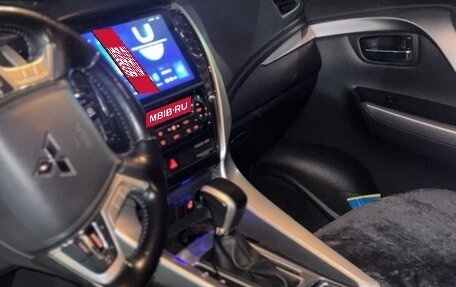 Mitsubishi Pajero Sport III рестайлинг, 2018 год, 3 299 000 рублей, 4 фотография