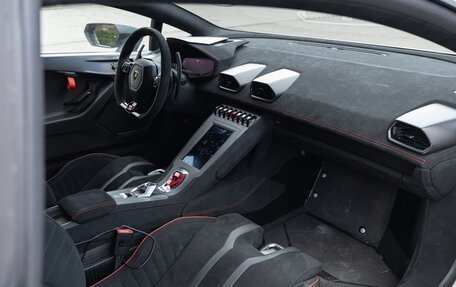 Lamborghini Huracán, 2022 год, 27 500 000 рублей, 13 фотография