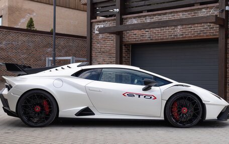 Lamborghini Huracán, 2022 год, 27 500 000 рублей, 10 фотография