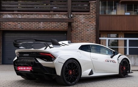 Lamborghini Huracán, 2022 год, 27 500 000 рублей, 9 фотография