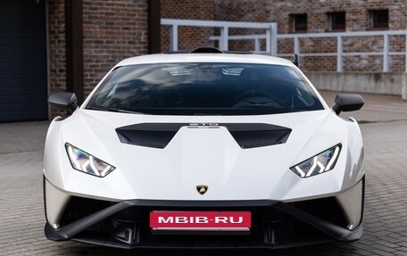 Lamborghini Huracán, 2022 год, 27 500 000 рублей, 3 фотография