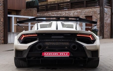 Lamborghini Huracán, 2022 год, 27 500 000 рублей, 11 фотография