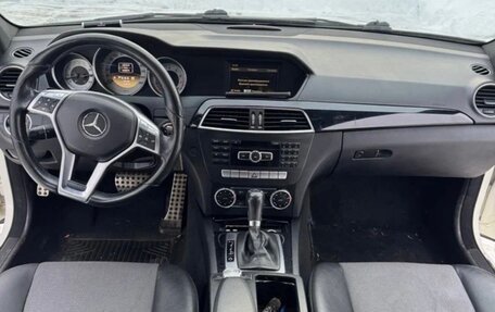 Mercedes-Benz C-Класс, 2011 год, 1 200 000 рублей, 5 фотография