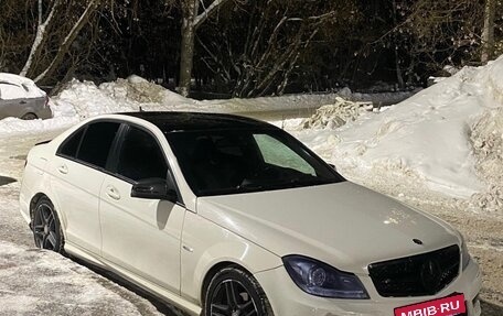 Mercedes-Benz C-Класс, 2011 год, 1 200 000 рублей, 2 фотография