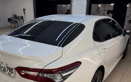 Toyota Camry, 2021 год, 3 180 000 рублей, 2 фотография