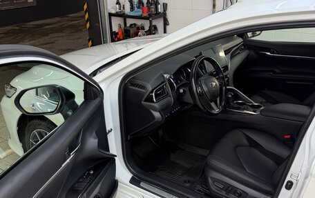 Toyota Camry, 2021 год, 3 180 000 рублей, 6 фотография