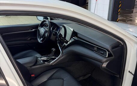 Toyota Camry, 2021 год, 3 180 000 рублей, 16 фотография