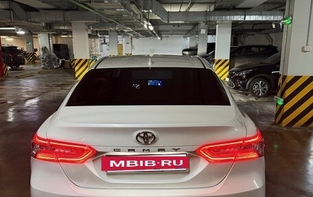 Toyota Camry, 2021 год, 3 180 000 рублей, 13 фотография