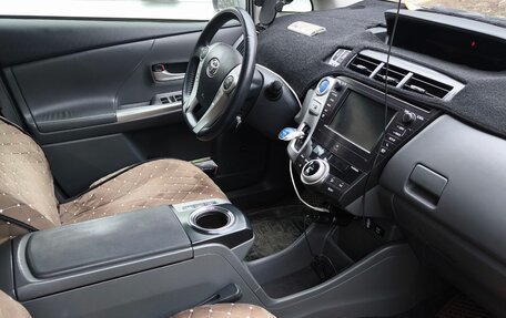 Toyota Prius v (+) I (ZVW40/41) рестайлинг, 2013 год, 1 499 000 рублей, 3 фотография