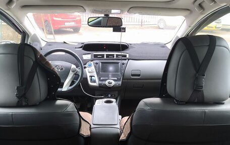 Toyota Prius v (+) I (ZVW40/41) рестайлинг, 2013 год, 1 499 000 рублей, 2 фотография