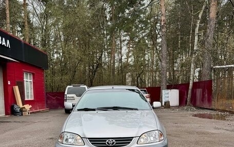 Toyota Avensis III рестайлинг, 2000 год, 390 000 рублей, 1 фотография