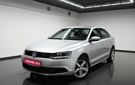 Volkswagen Jetta VI, 2013 год, 995 000 рублей, 1 фотография