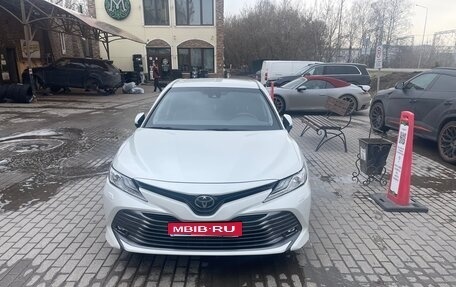 Toyota Camry, 2020 год, 3 650 000 рублей, 1 фотография