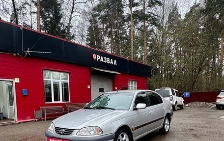 Toyota Avensis III рестайлинг, 2000 год, 390 000 рублей, 2 фотография