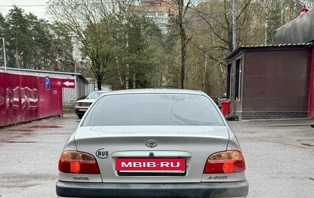 Toyota Avensis III рестайлинг, 2000 год, 390 000 рублей, 5 фотография