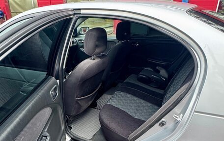 Toyota Avensis III рестайлинг, 2000 год, 390 000 рублей, 10 фотография