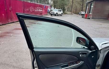 Toyota Avensis III рестайлинг, 2000 год, 390 000 рублей, 8 фотография