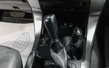 Toyota Land Cruiser Prado 120 рестайлинг, 2008 год, 3 119 000 рублей, 27 фотография