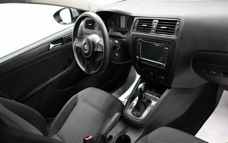 Volkswagen Jetta VI, 2013 год, 995 000 рублей, 14 фотография