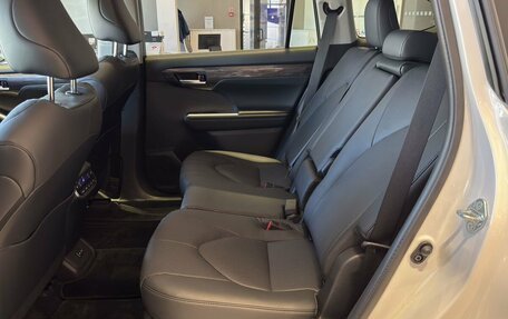 Toyota Highlander, 2026 год, 5 750 000 рублей, 22 фотография