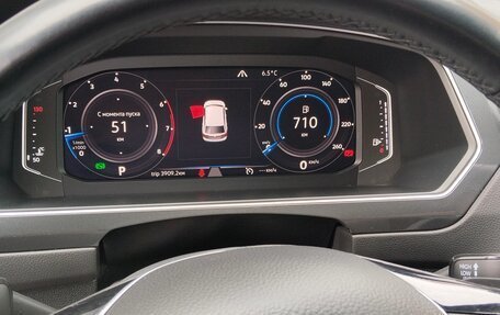 Volkswagen Tiguan II, 2019 год, 2 500 000 рублей, 10 фотография