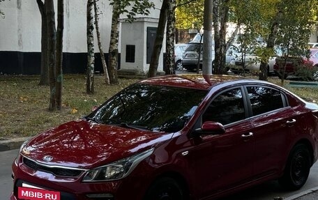 KIA Rio IV, 2018 год, 1 235 000 рублей, 2 фотография