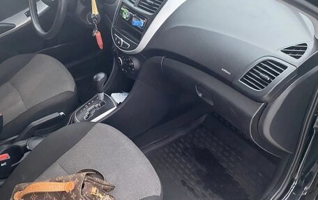 Hyundai Solaris II рестайлинг, 2011 год, 1 000 000 рублей, 4 фотография