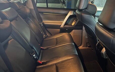 Toyota Land Cruiser Prado 150 рестайлинг 2, 2010 год, 3 900 000 рублей, 12 фотография