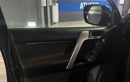 Toyota Land Cruiser Prado 150 рестайлинг 2, 2010 год, 3 900 000 рублей, 14 фотография