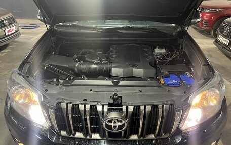 Toyota Land Cruiser Prado 150 рестайлинг 2, 2010 год, 3 900 000 рублей, 20 фотография