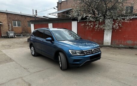 Volkswagen Tiguan II, 2019 год, 2 450 000 рублей, 3 фотография