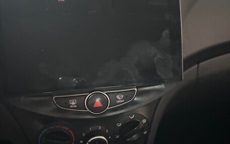 Hyundai Solaris II рестайлинг, 2012 год, 660 000 рублей, 6 фотография