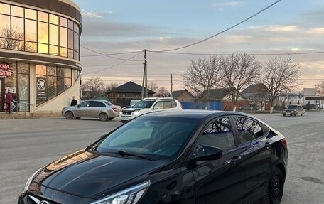 Hyundai Solaris II рестайлинг, 2012 год, 660 000 рублей, 2 фотография