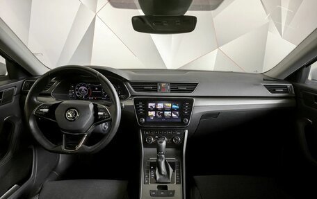 Skoda Superb III рестайлинг, 2020 год, 2 500 000 рублей, 14 фотография