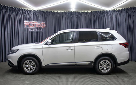 Mitsubishi Outlander III рестайлинг 3, 2019 год, 1 598 000 рублей, 8 фотография